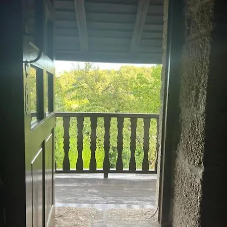 Os Queixeiros Rural House Chantada